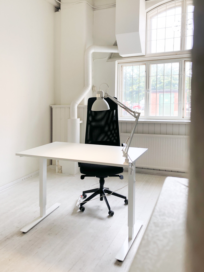 Desk space / Skrivbordsplats i kontorskollektiv Sockerbruket