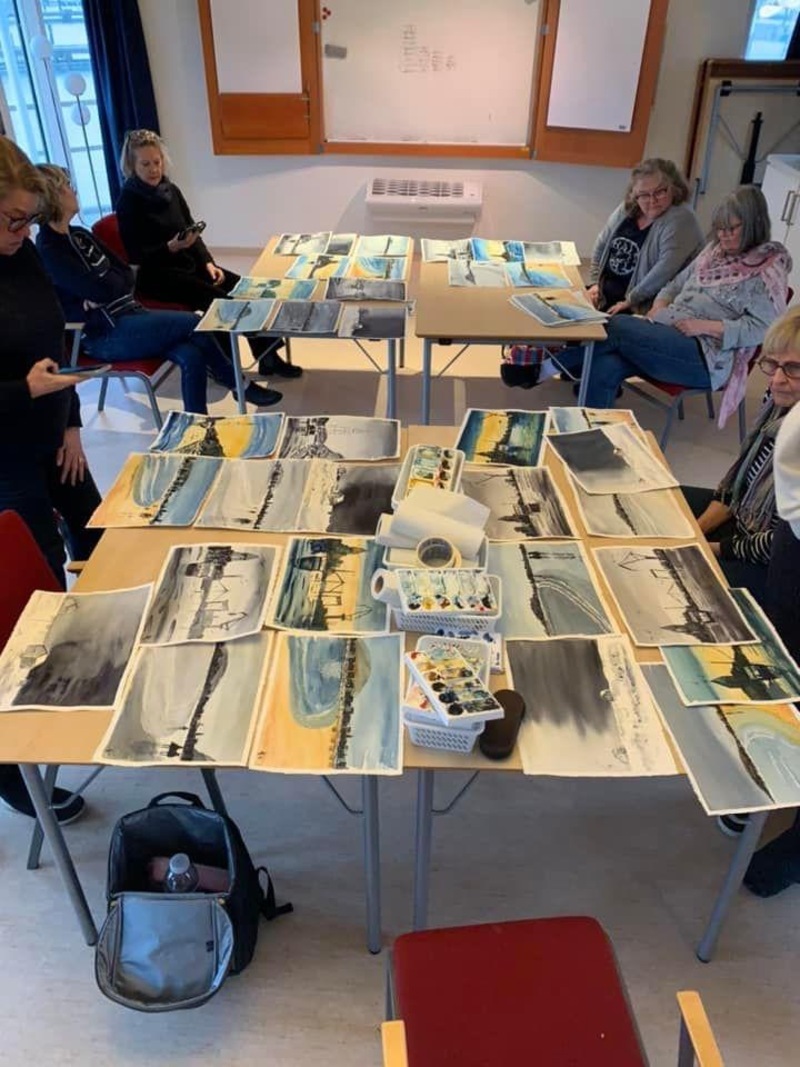 Söker kurslokal för akvarell workshop  några helger per termin för 12-14 deltagare