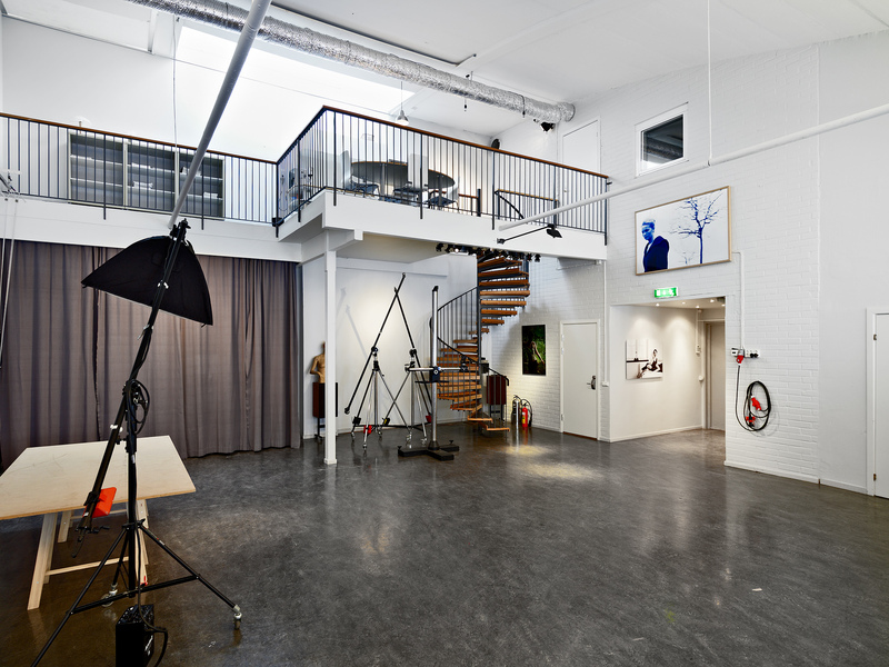 Kontorsplatser med tillgång till studio.
