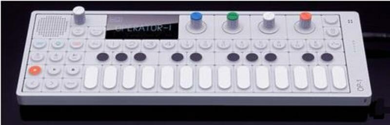 Jesper Kouthoofd släpper synth