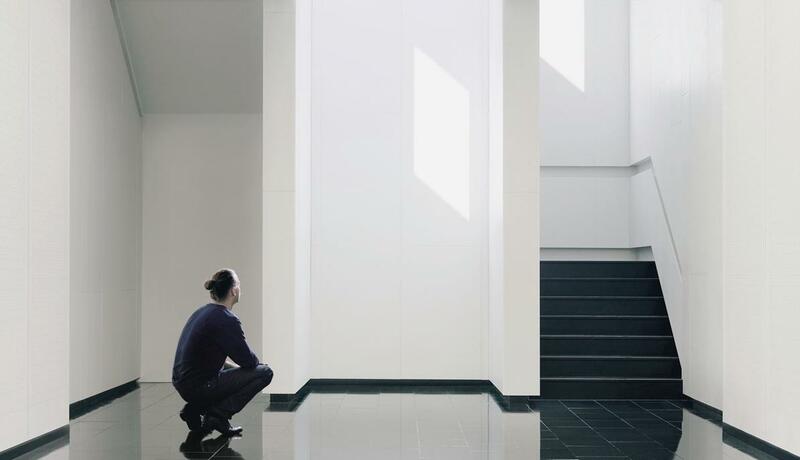 Daniel Rybakken får Bruno Mathsson-Priset.