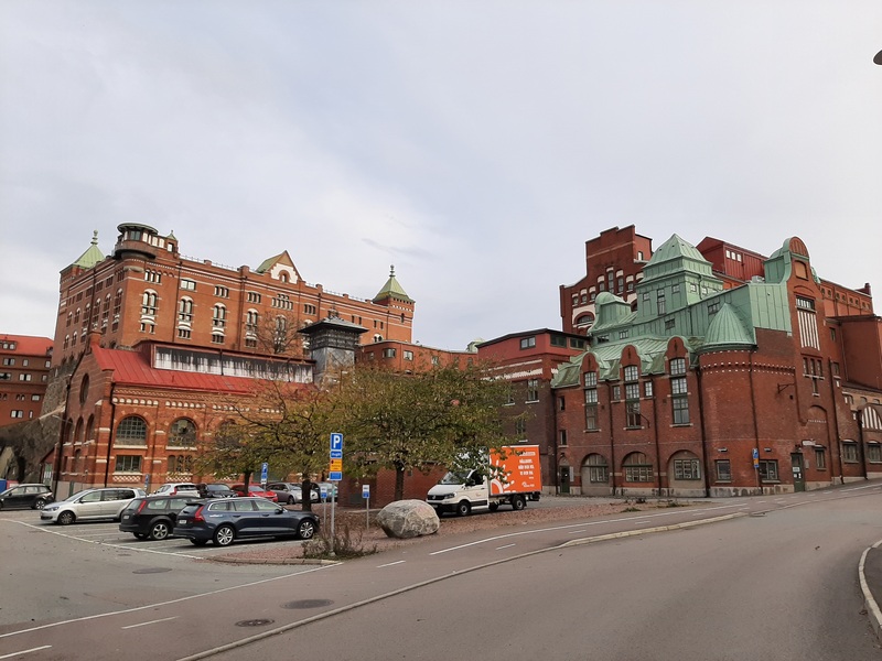 Ateljee plats Stor ljus mycket fint galleri lokal till atelje arbetsplatser . det är Billigt trevligt och bra samarbetspartner i Majorna Sockerbruket .www.kkpgalleri.com tel 070405711